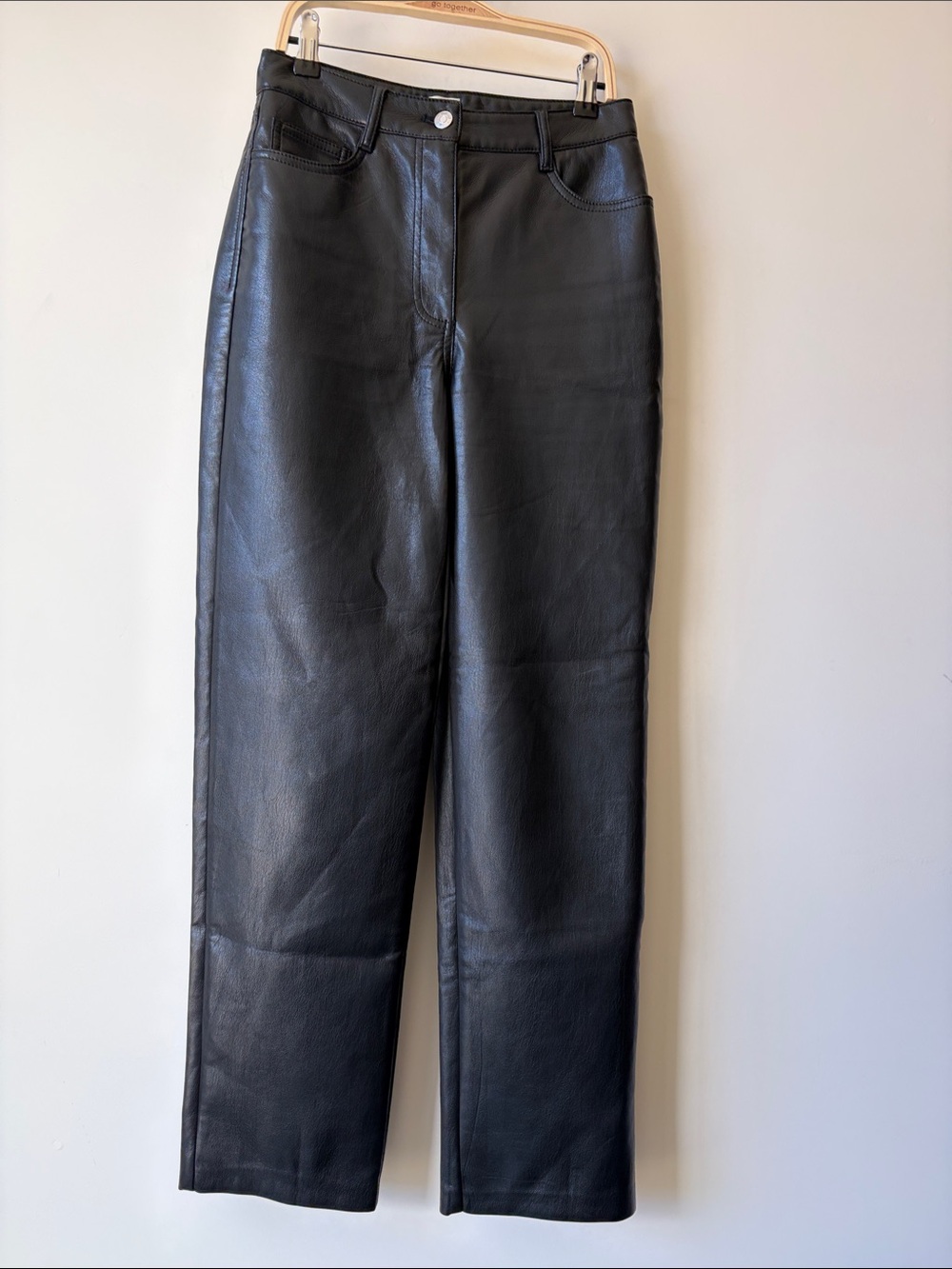 WILFRED Aritzia Black Soft Faux Leather Straight-Leg Tailored Pants Women’s Sz 2